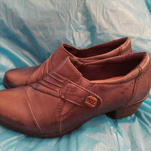 Earth Origins Navy Leather Shooties 1.75" heel SZ 8.5N slip--on